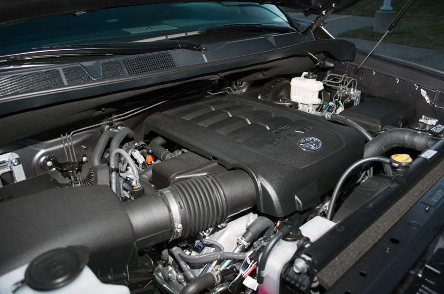  Toyota Tundra Platinum 4x4 2014 года  (фото 11 из 32)